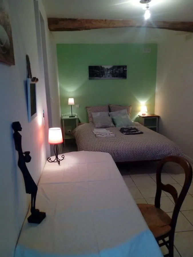 Le Chavaleins Hotel Chaleins 0*,  France
